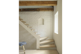 Zoom Blick auf Treppe Stahl-, Holzkonstruktion neu in historischem Stadthaus